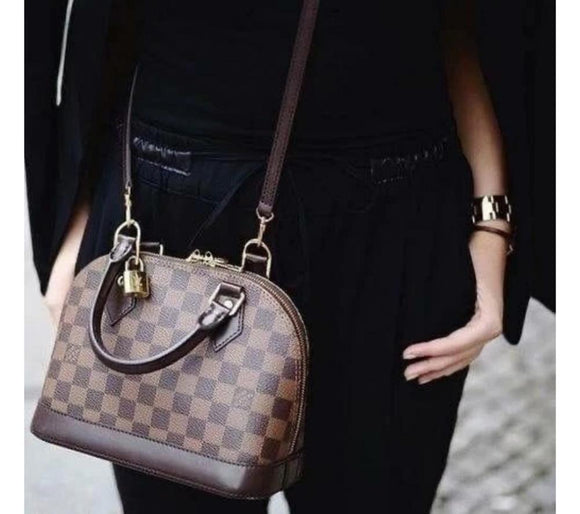 LV LADIES PURSE