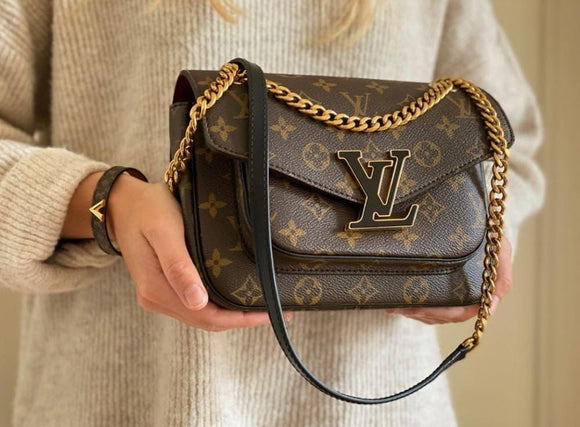 LV LADIES PURSE